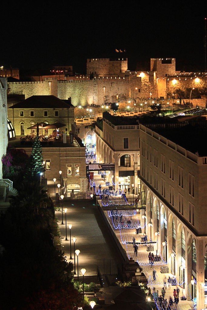 Old_city_walls_and_mamilla_ave._at_night_-_as_seen_from_'Rooftop'_restauran_-_Jerusalem,_Israel