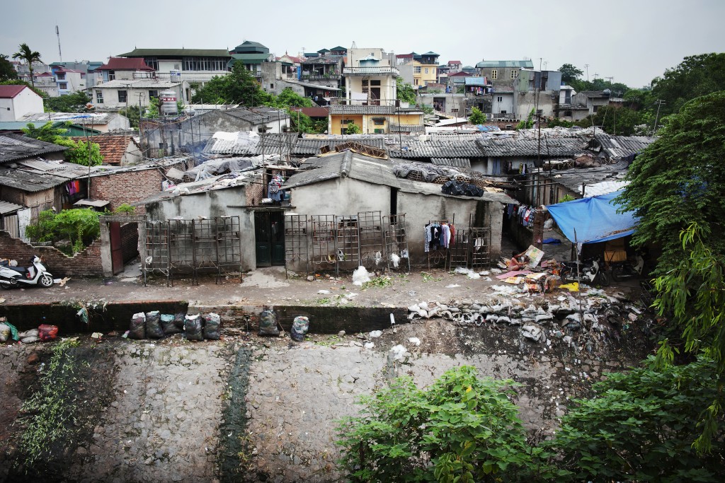 n urban slum in Hanoi, Viet Nam.  (צילום: UN Photo/Kibae Park )