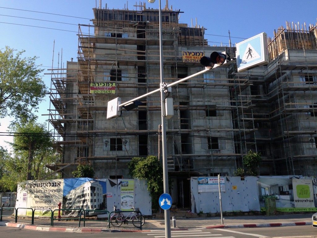 פרויקט שיפוץ מתוקף תמ"א 38, תל אביב (צילום: המעבדה לעיצוב עירוני)