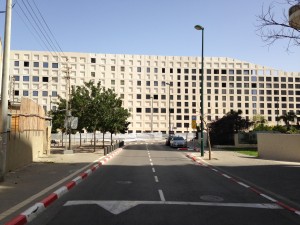 מבנה המשרדים של בר אוריין בקיבוץ גלויות, תל אביב (צילום: המעבדה לעיצוב עירוני)