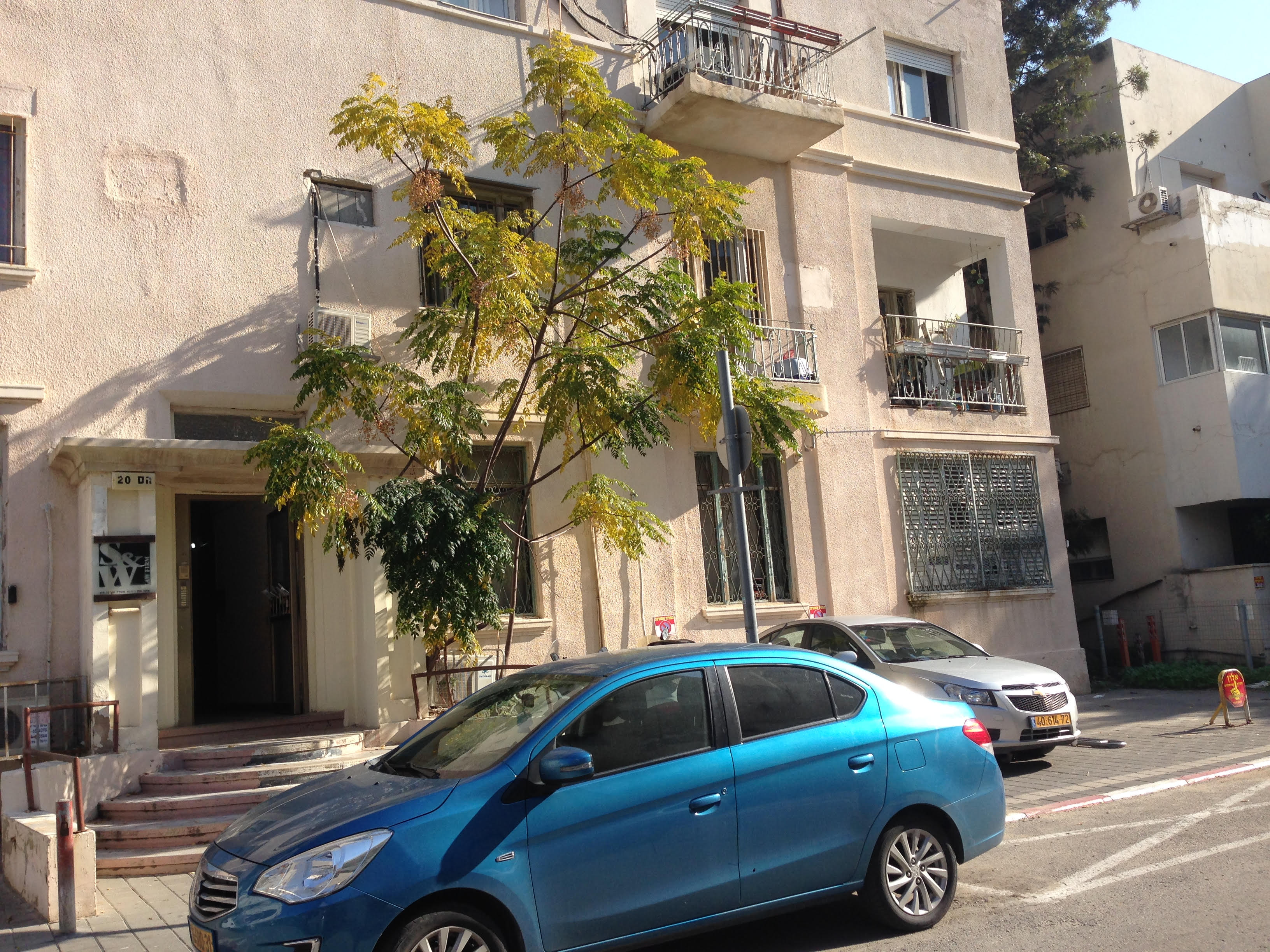 משרד עורכי דין בבניין מגורים, תל אביב. אילוסטרציה (צילום: המעבדה לעיצוב עירוני)