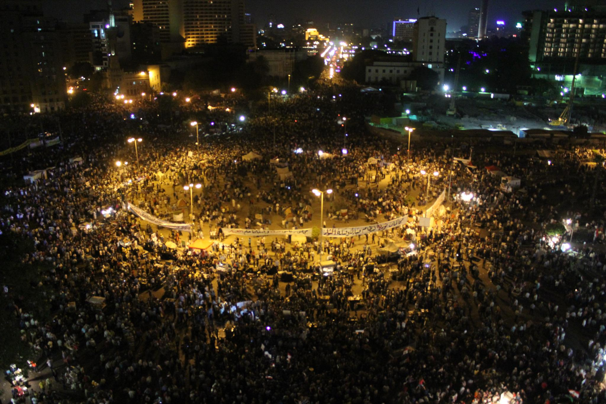 שינוי אמיתי או תיקונים קוסמטיים? מפגינים בכיכר תחריר בקהיר, 2012 (צילום: Gigi Ibrahim, flickr)