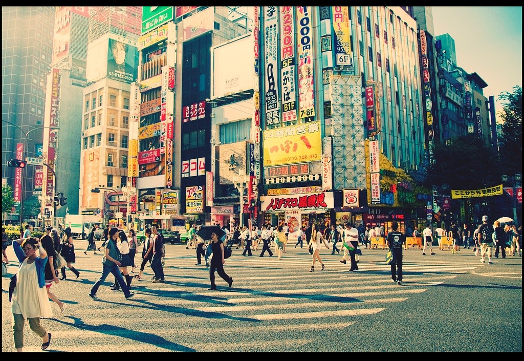הערים הגלובליות עסוקות בניסיון למשוך עסקים לעיר, ניתן לראות בכך מדיניות חוץ, אבל הן לא עוסקות בביטחון, זה עדיין בחזקתה של המדינה, Tokyo (צילום: Flicker.com Vincent van der Pas)