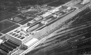 Fiat Lingotto factory in 1928 (צילום: 準建築人手札網站 Forgemind ArchiMedia, Flickr)