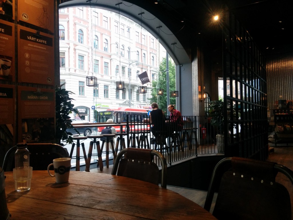 בית קפה בשטוקהולם, דמיון מובהק לסטארבקס בעיצוב המקום והמוצרים 