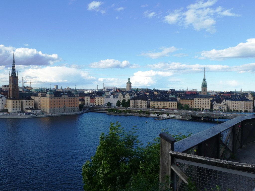 קשה לומר מהו המימד הייחודי של שטוקהולם, אולי המים שחוצים את העיר ומייצרים גשרים רבים שהפכו לאחד מסמליה של העיר